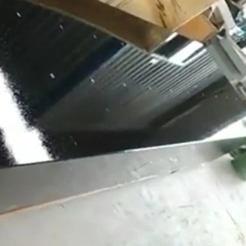 Woɖoa kpe granite-nuƒolanɔƒe si didi meta 4 kple meta 0.5 si me woɖea tsi le si wotsɔ de eme la ɖe .